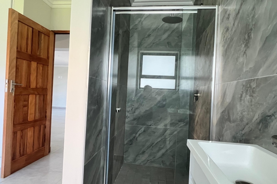 3 Bedroom Property for Sale in Wavecrest Eastern Cape